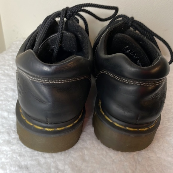 DR.MARTENS Size 10 - Picture 5 of 12